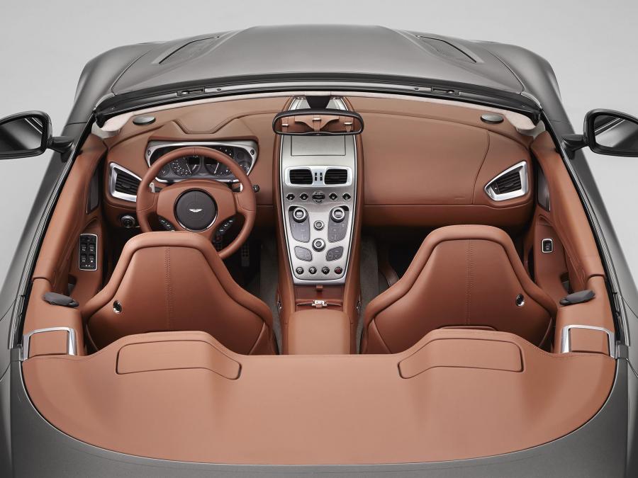 Интерьер Aston Martin Vanquish Volante by Q 2013 года  (NA) (фото 4 из 5)